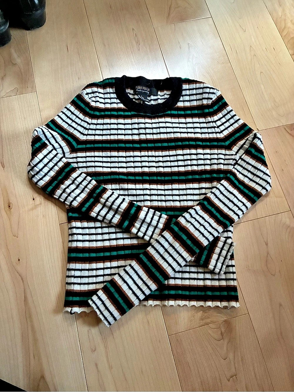 Forever 21 Striped Crew Neck Sweater Black & White Small